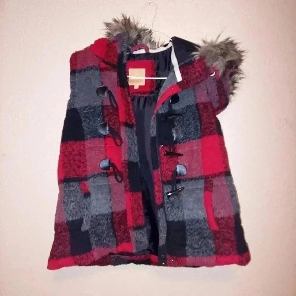 Women's Takara Red and Black Plaid vest with removable Furry hood. Size Medium - Picture 2 of 8